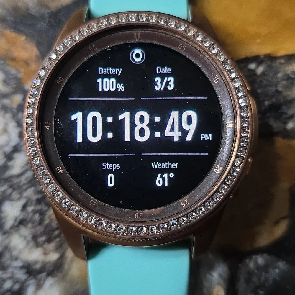 Samsung Rosegold Smartwatch with 5 Bands And Charger